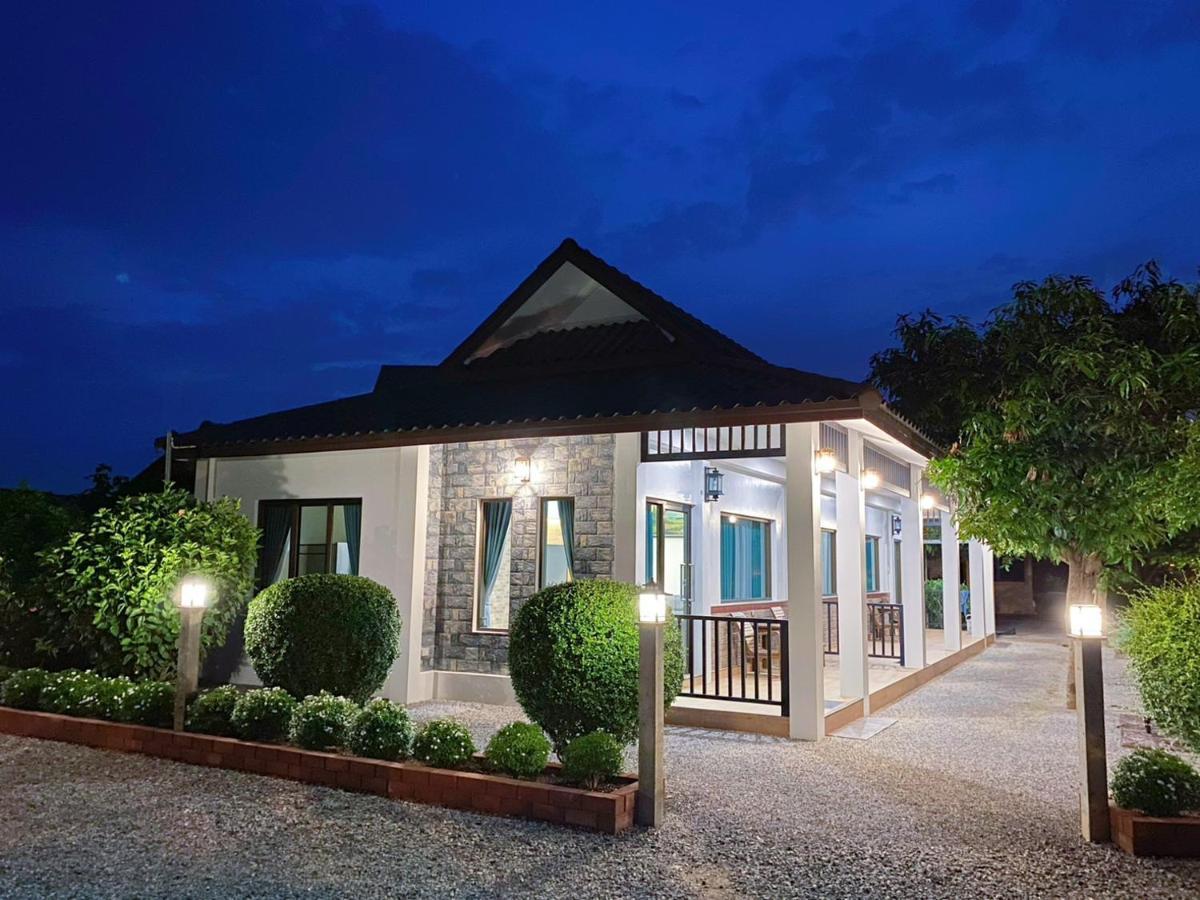 Sanaepatan Home Resort - เสน่ห์ป่าตาล โฮม รีสอร์ต Ban Buak Khang Eksteriør billede